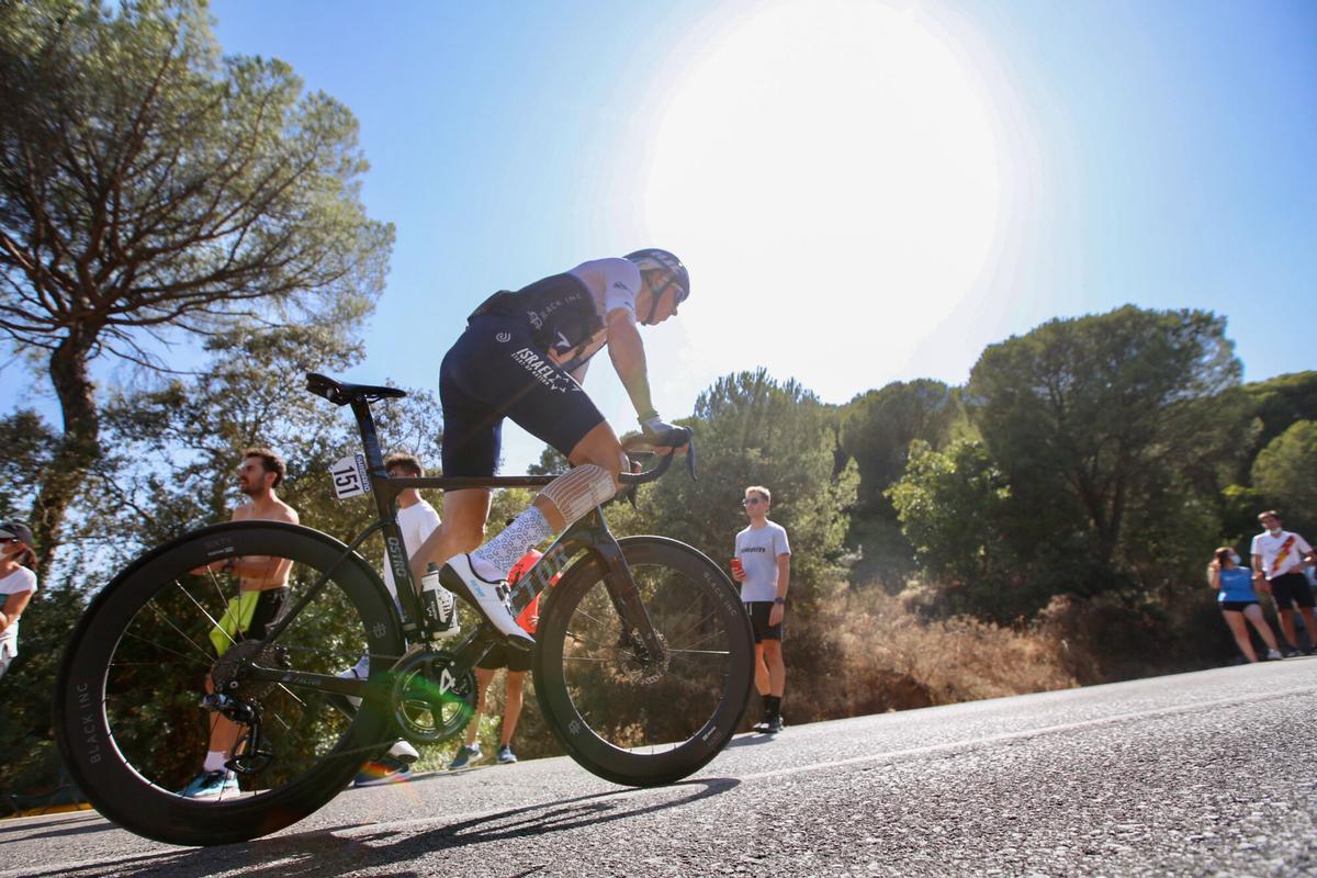 MANUEL MURILLO. Cuesta del 14% a los Villares paso de la Vuelta Ciclista España en Córdoba.