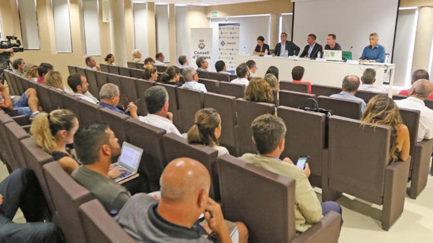 El congreso celebrado el viernes en Ibiza debatió sobre las viviendas turísticas.