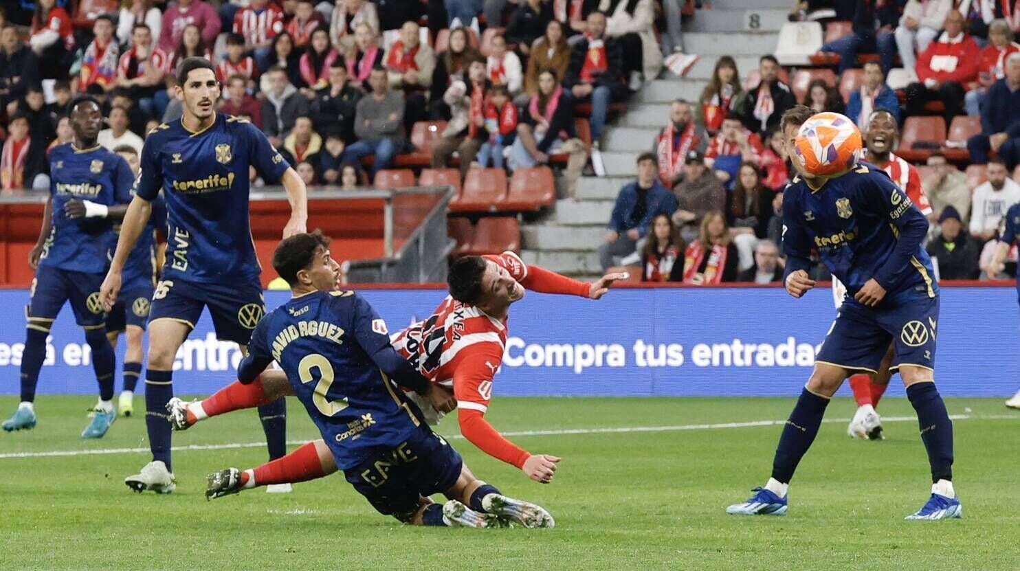 EN IMÁGENES: El Sporting - Tenerife disputado en El Molinón