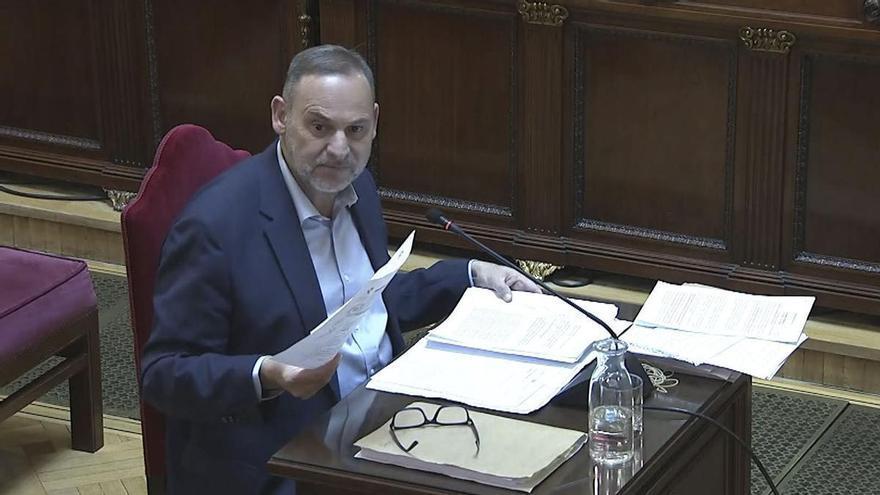 Ábalos niega que los 'folios' que pedía fuesen billetes: 