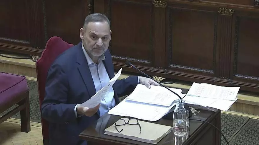 Ábalos niega que los 'folios' que pedía fuesen billetes: "Si fuera dinero, no pediría cajas"