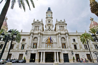 El caso Azud salpica a 11 altos funcionarios del Ayuntamiento de Valencia que facilitaron trámites a la trama