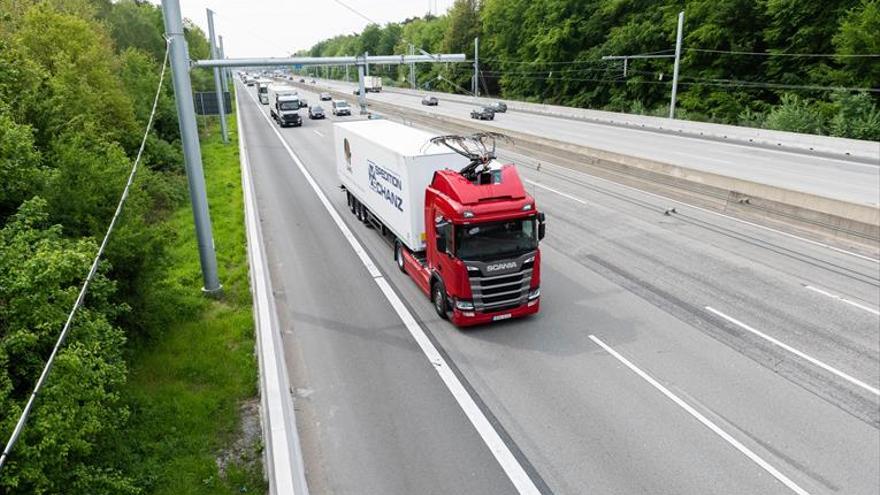 Alemania inaugura su primera autopista eléctrica en pruebas