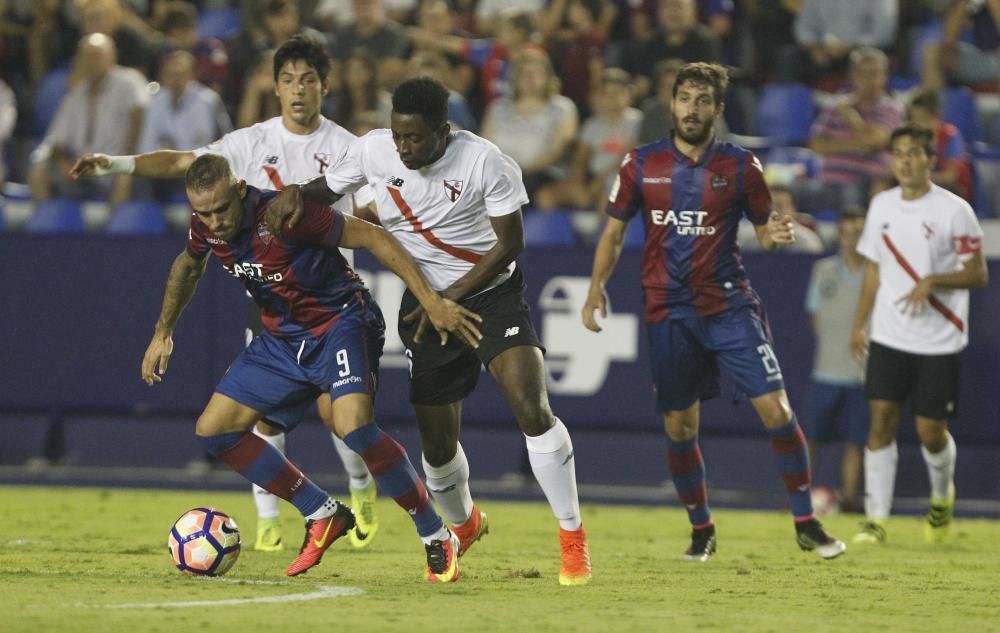 Las mejores imágenes del Levante - Sevilla Atlético