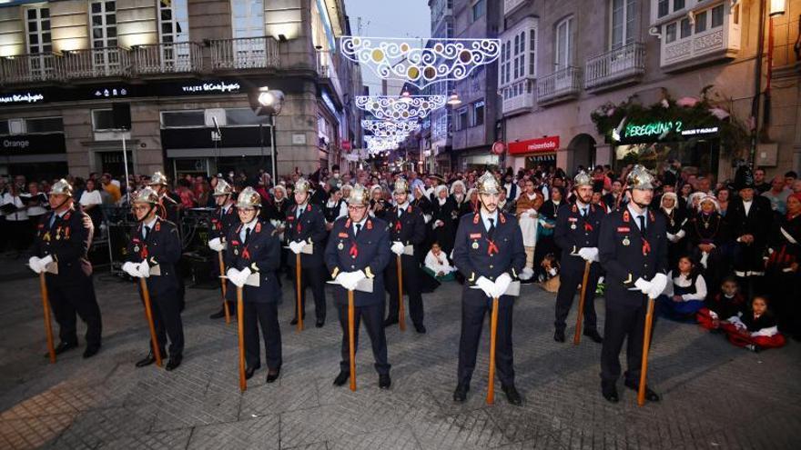 Una representación de los Bombeiros de Barcelos, Portugal.    | // G.S. 