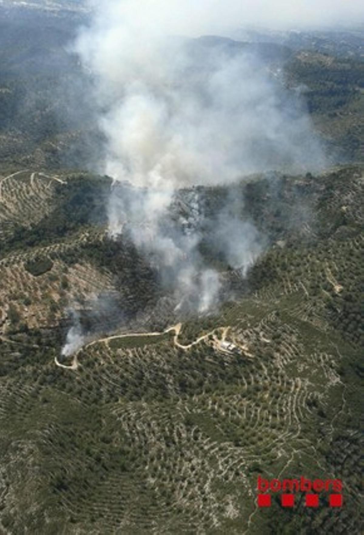 Imatge aèria de l’incendi a Tortosa. Imatge aèria de l’incendi a Tortosa.