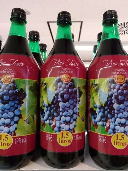 VINO TINTO CASÓN HISTÓRICO. El vino tinto en botellas de litro y medio de la marca Casón Histórico también los fabrica la empresa jumillana J. García Carrión para Mercadona. La planta que tiene la empresa en Jumilla se construyó en los inicios de la década de los 70.