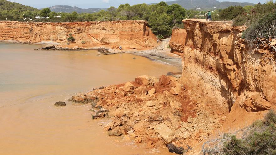 «En una o dos semanas» cerrarán la playa de es Bol Nou por riesgo de desprendimientos
