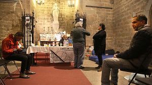 Església de Santa Anna: els immigrants reclamen papers per a tots