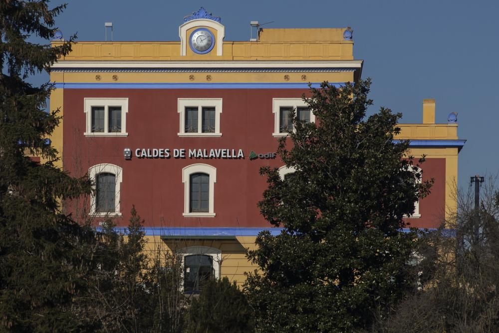 Tall de circulació de trens de les línies R11 i RG1 entre Girona i Caldes per un acte vandalisme