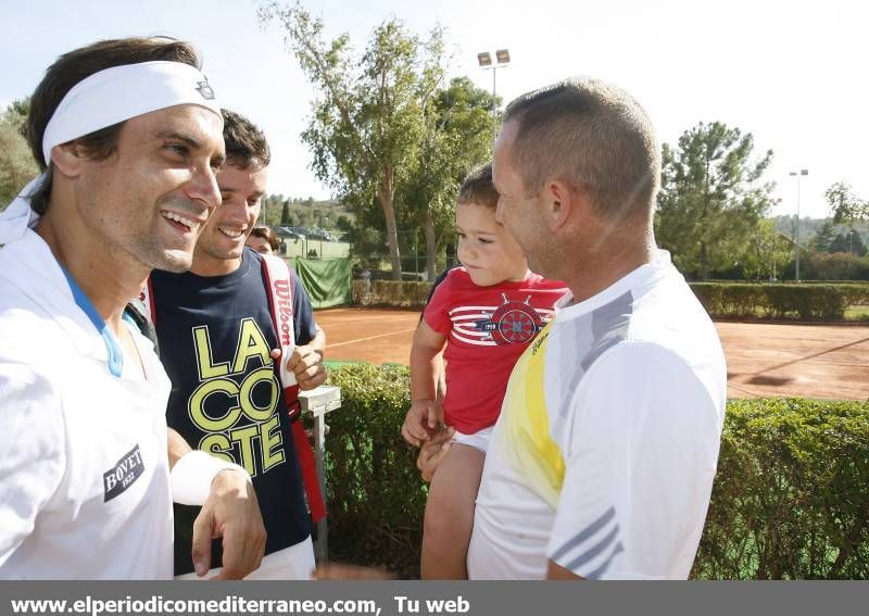 GALERÍA DE FOTOS- Bautista desata la locura peloteando con Ferrer en La Coma