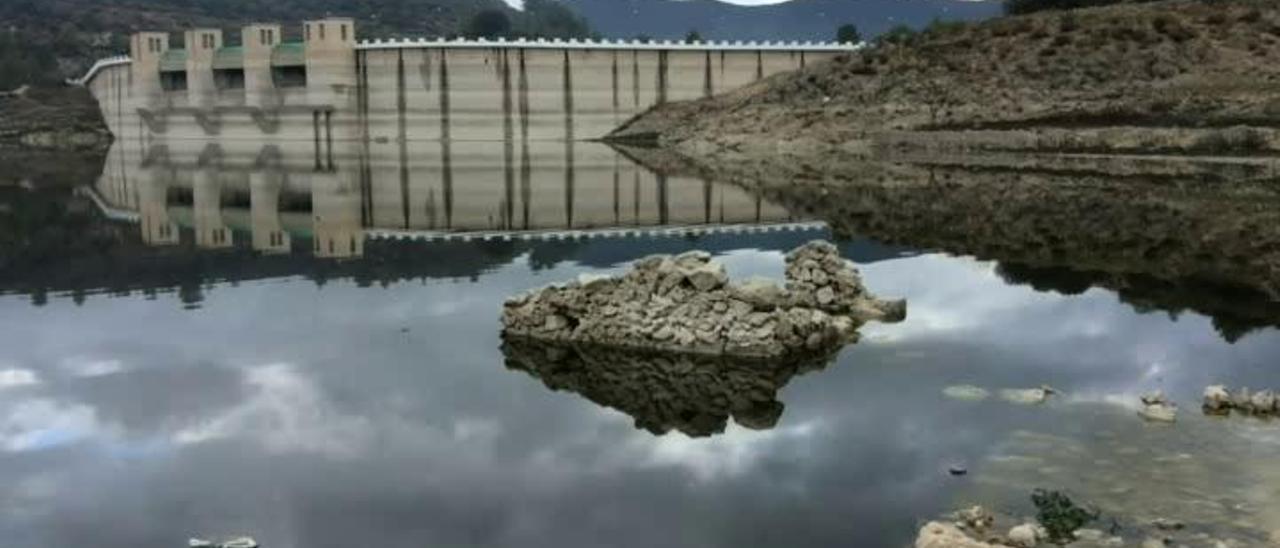 El pantano de Beniarrés en Alcoy sale de la UCI