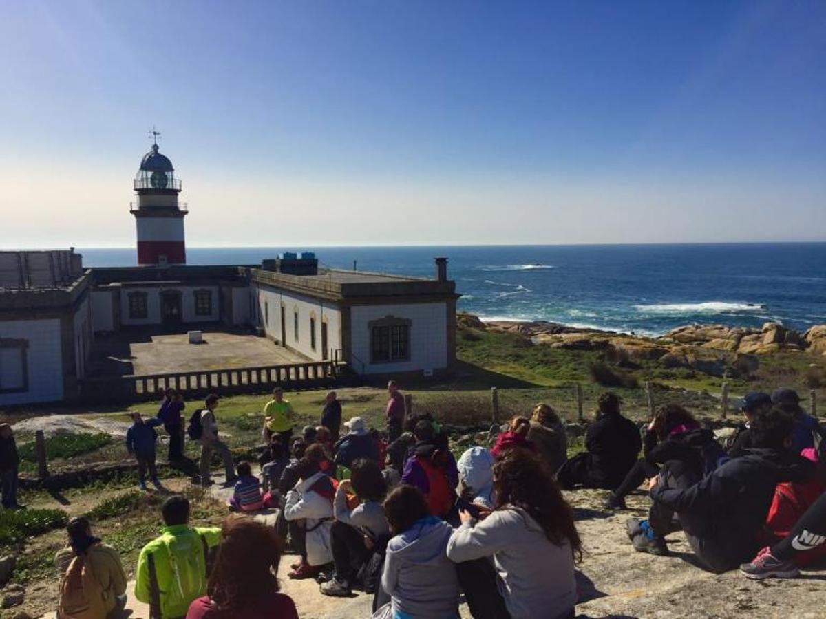 El interior de la torre donde se encuentra la linterna del faro de la isla de Ons.   | // TURISMO.GAL