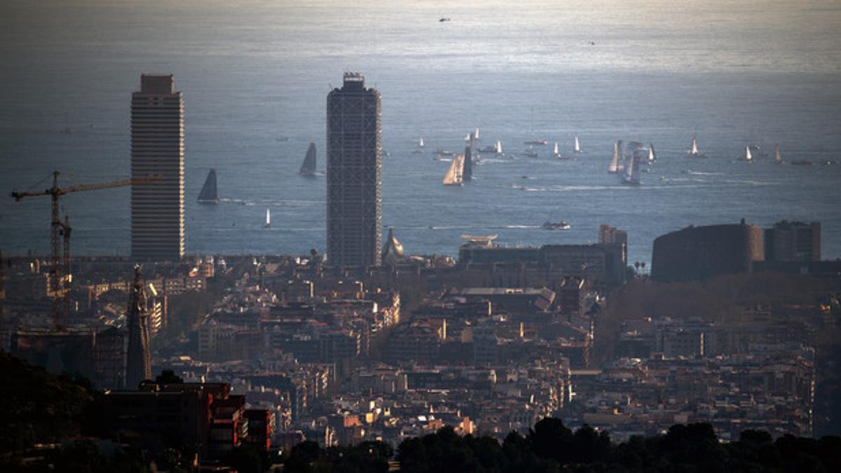 Salida de la regata Barcelona World Race de vela, este miércoles.