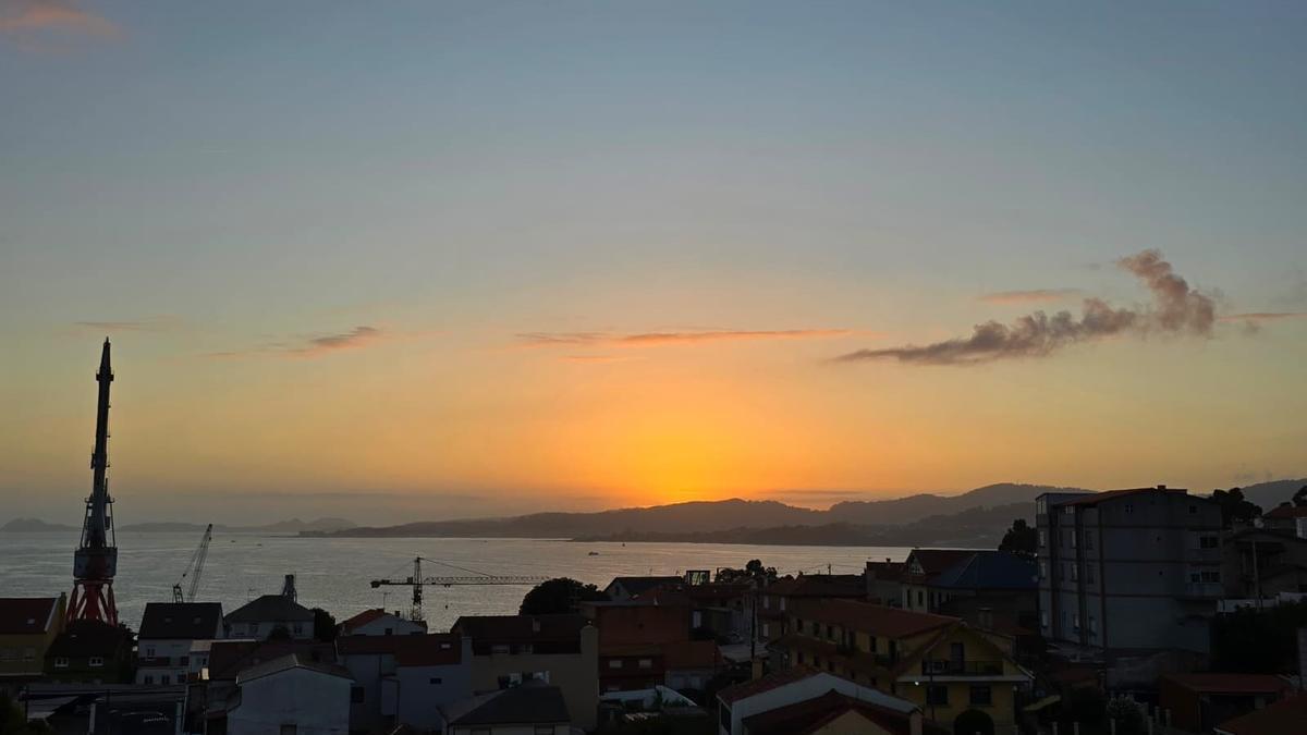 Solpor en Vigo, este viernes.