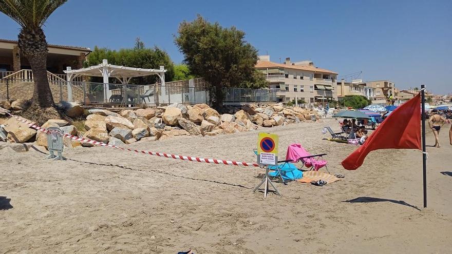 Cierran el baño de la playa de Las Villas de Pilar de la Horadada por contaminación fecal