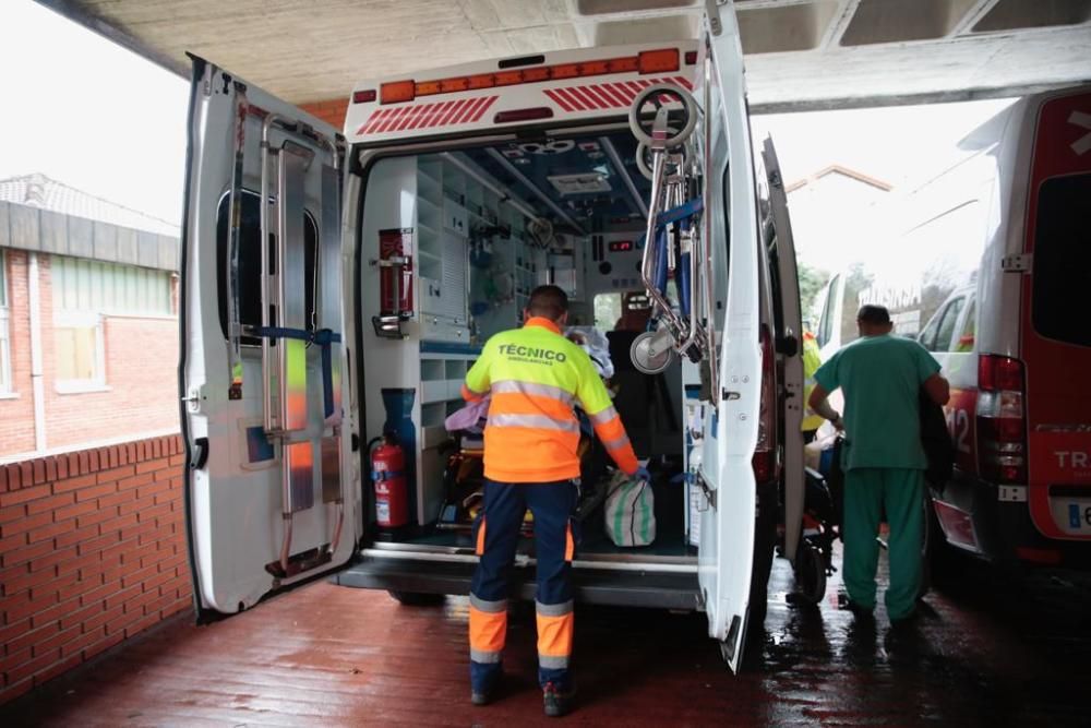 Temporal en Asturias: El hospital de Arriondas, desalojado por las inundaciones