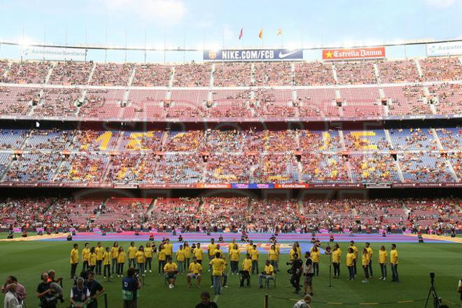 Aquí tienes las mejores fotografías de la presentación del primer equipo ante la afición culé en el Gamper