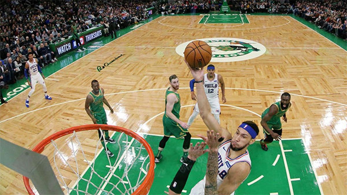 Embiid y los 76ers pueden con los Celtics