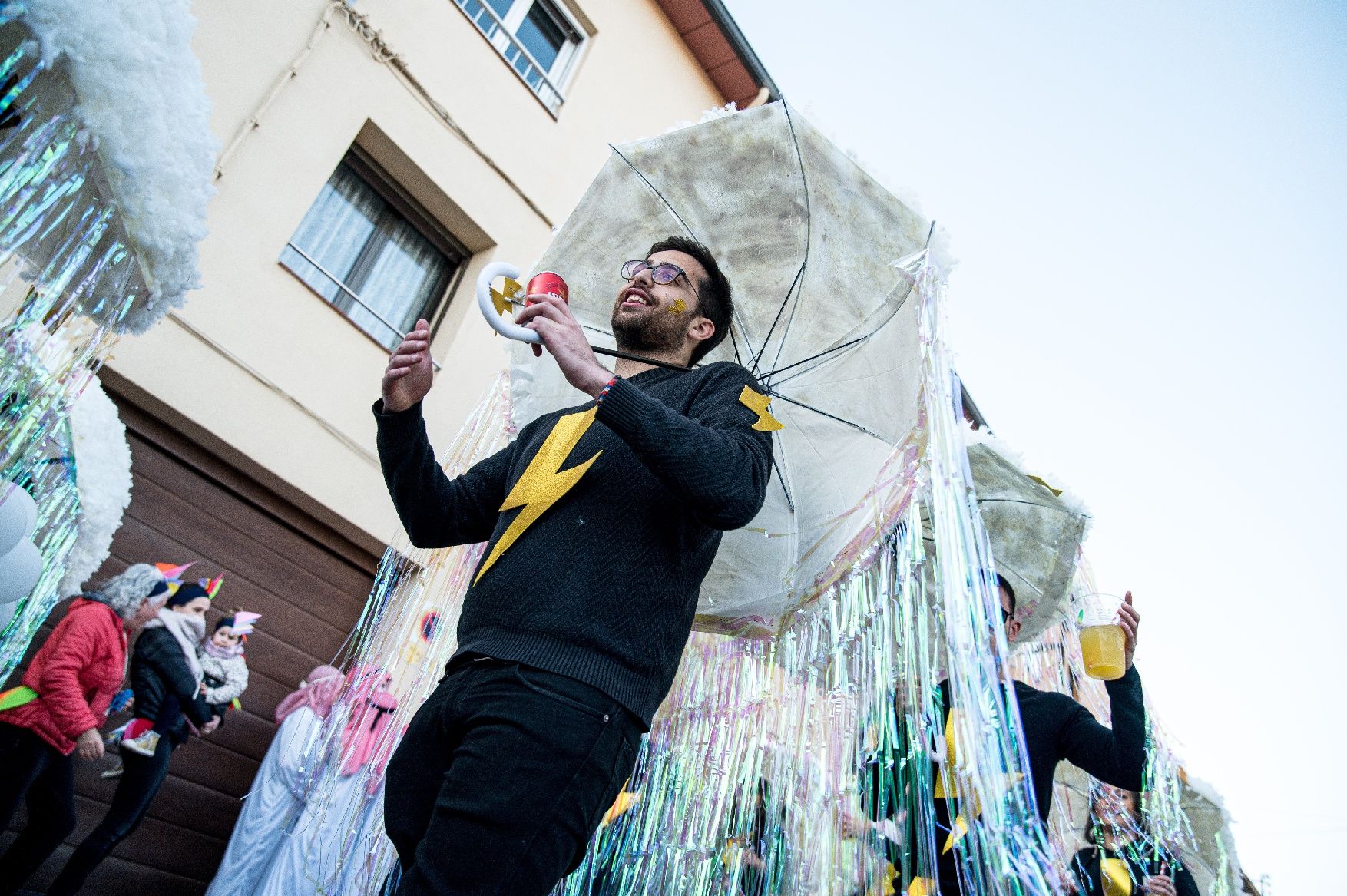 Busca't a les imatges de la rua de carnestoltes d'Avinyó