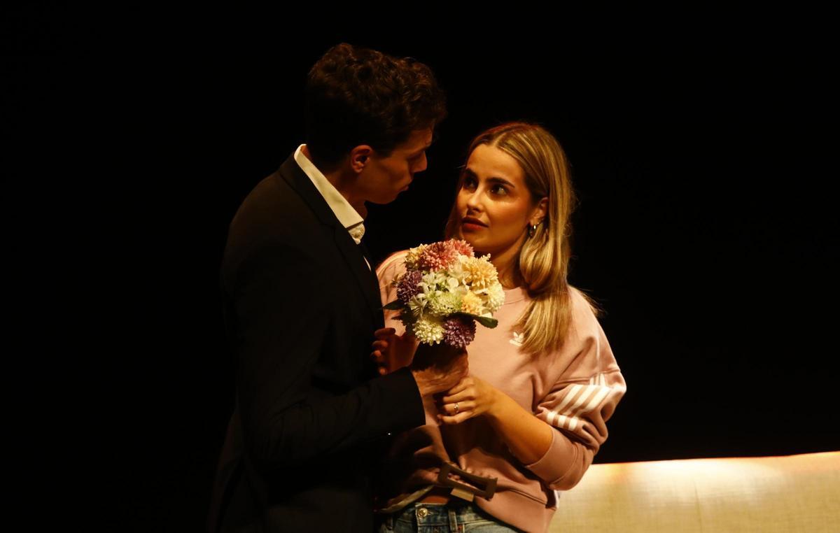 La obra, protagonizada por Alberto Santos y Sara de Leonardis, revisita la figura de Don Juan en una España que dista millas de su antigua imagen en el Siglo de Oro.