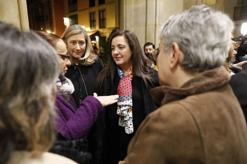 Concentración en Gijón por el asesinato de Lorena Dacuña