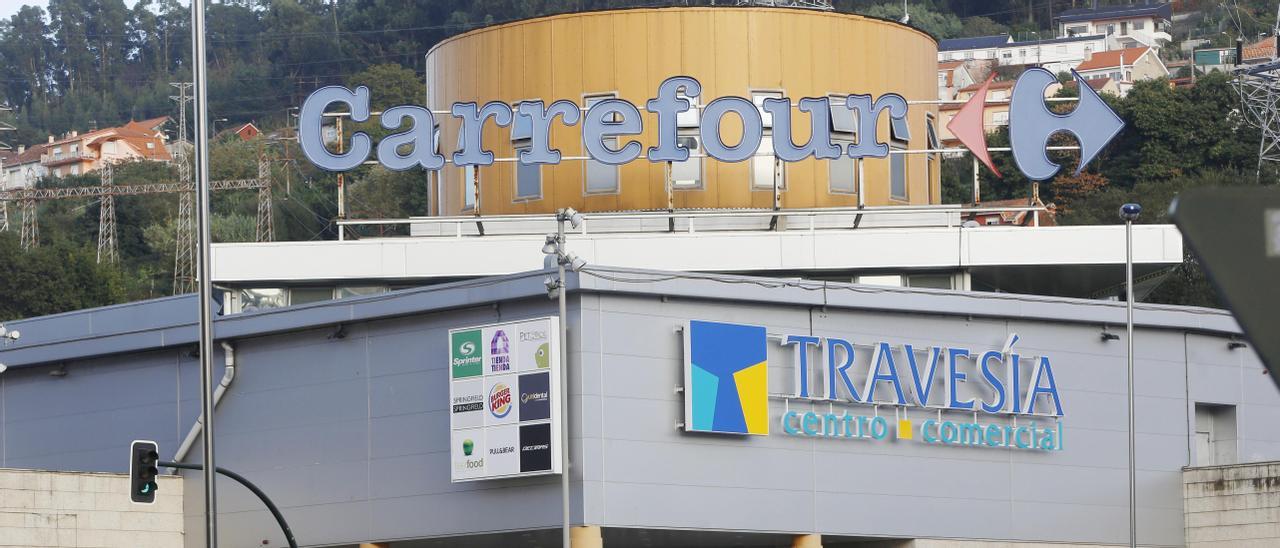 Entrada del Centro Comercial Travesía de Vigo.