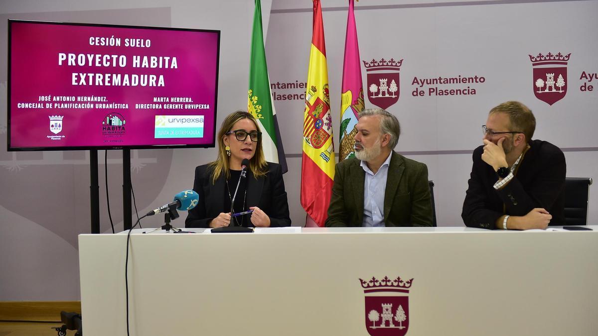 Presentación del programa Habita en Plasencia, en diciembre de 2025.