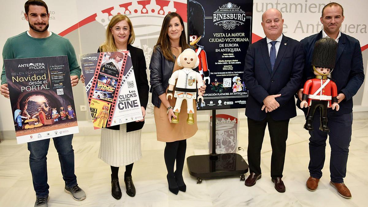 Presentación de las tres exposiciones de Playmobil, en el Ayuntamiento de Antequera.