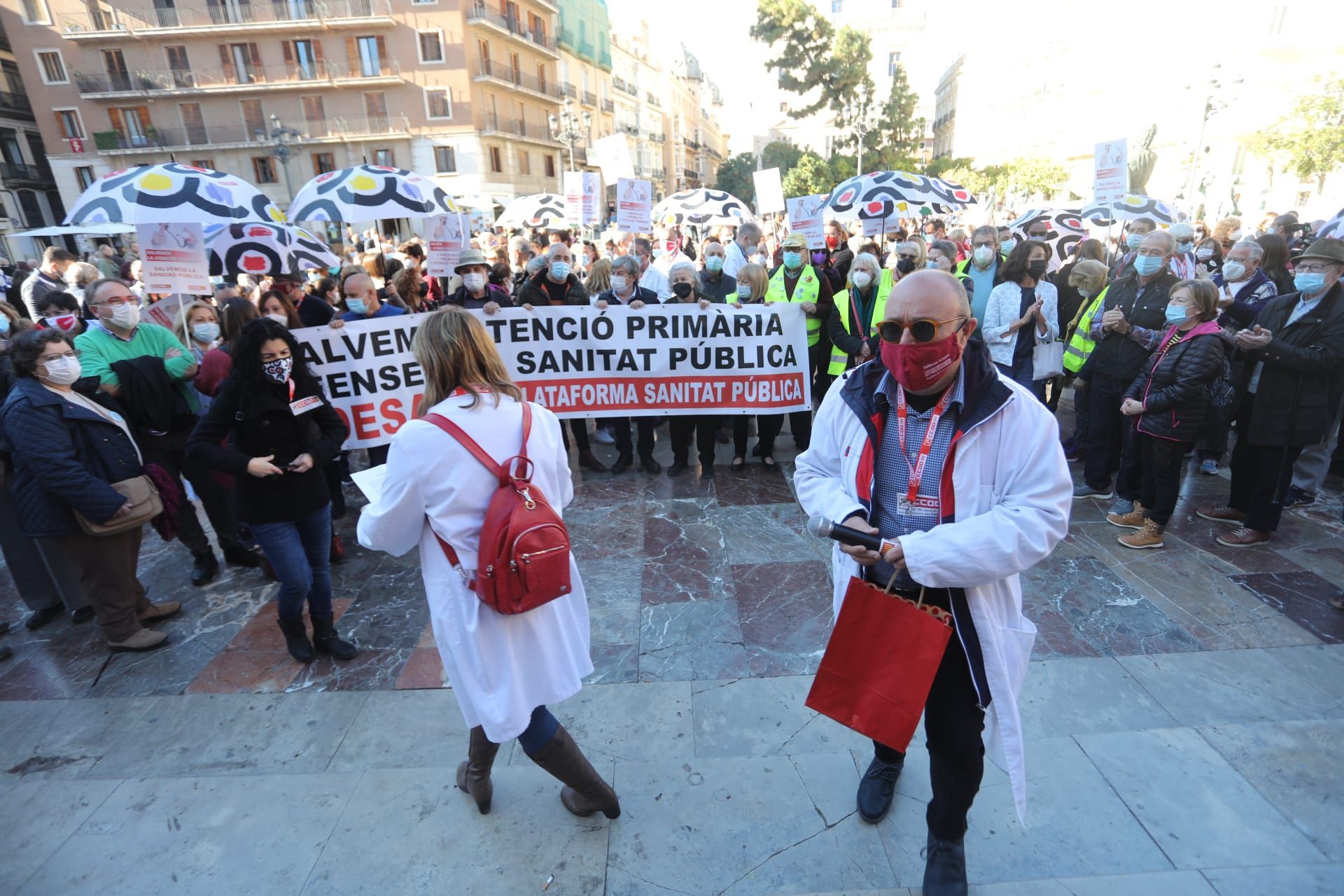 Profesionales de la Atención Primaria se concentran para pedir más recursos y personal sanitario