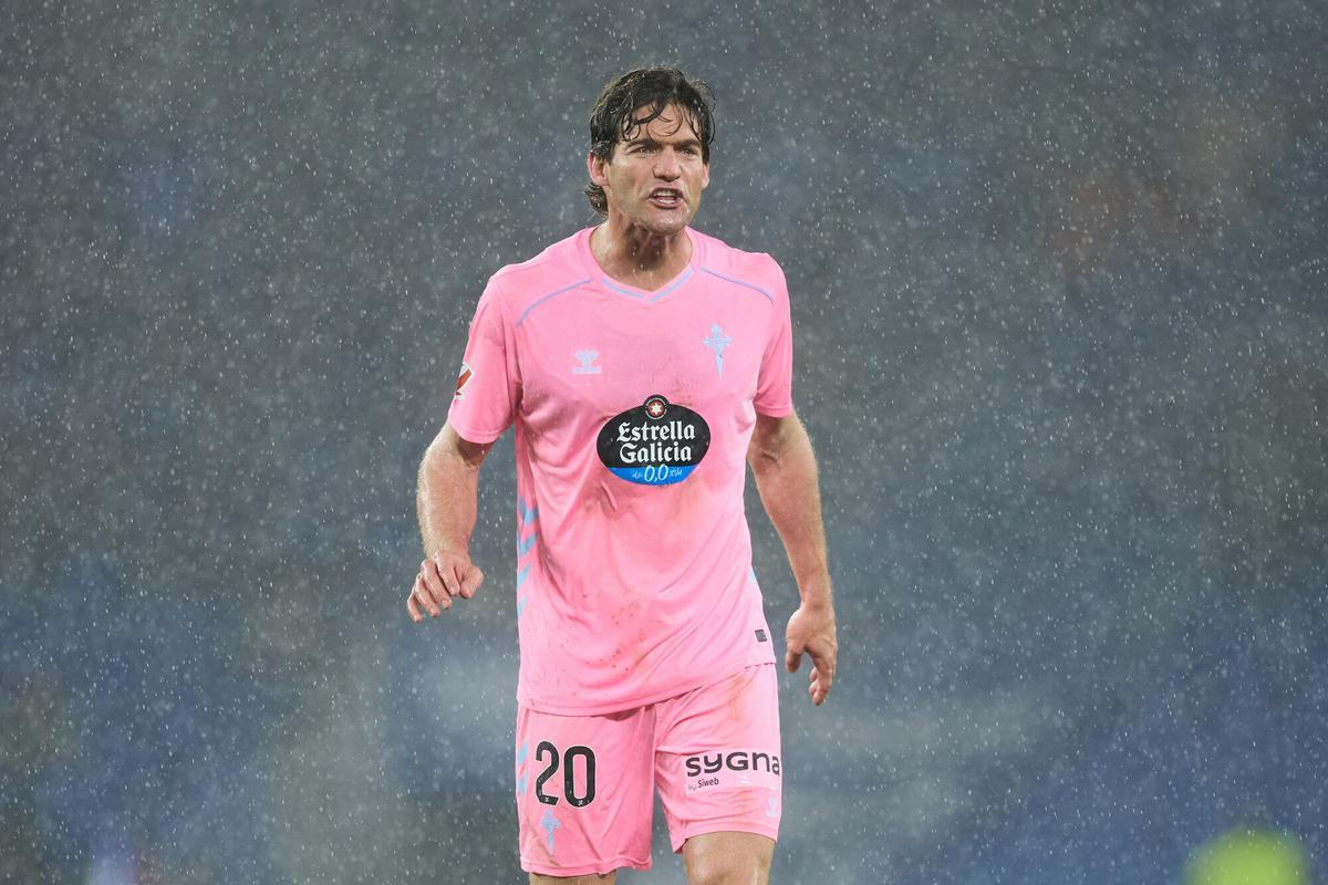 Partido entre el Real Club Celta de Vigo y la Real Sociedad en el estadio de Anoeta. Marcos Alonso of RC Celta de Vigo reacts during the LaLiga EA Sports match between Real Sociedad and RC Celta de Vigo at Anoeta on January 25, 2026, in San Sebastian, Spain. AFP7 25/01/2026 ONLY FOR USE IN SPAIN