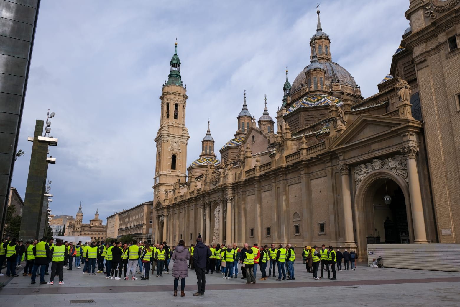 EN IMÁGENES | Los agricultores se concentran en la plaza del Pilar