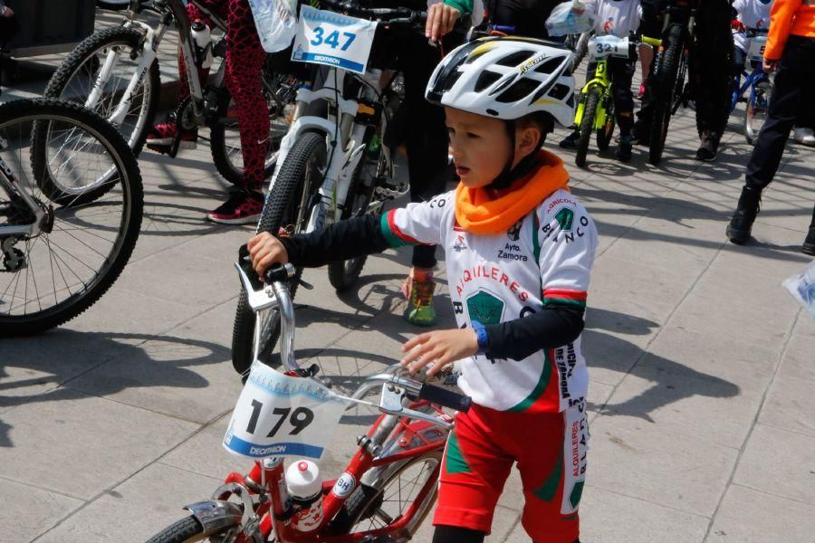 Más de 300 ciclistas disfrutaron del Decabike.