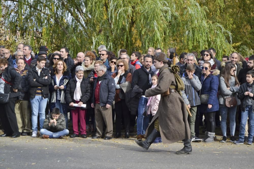 Segundo día de la recreación de la toma del puente