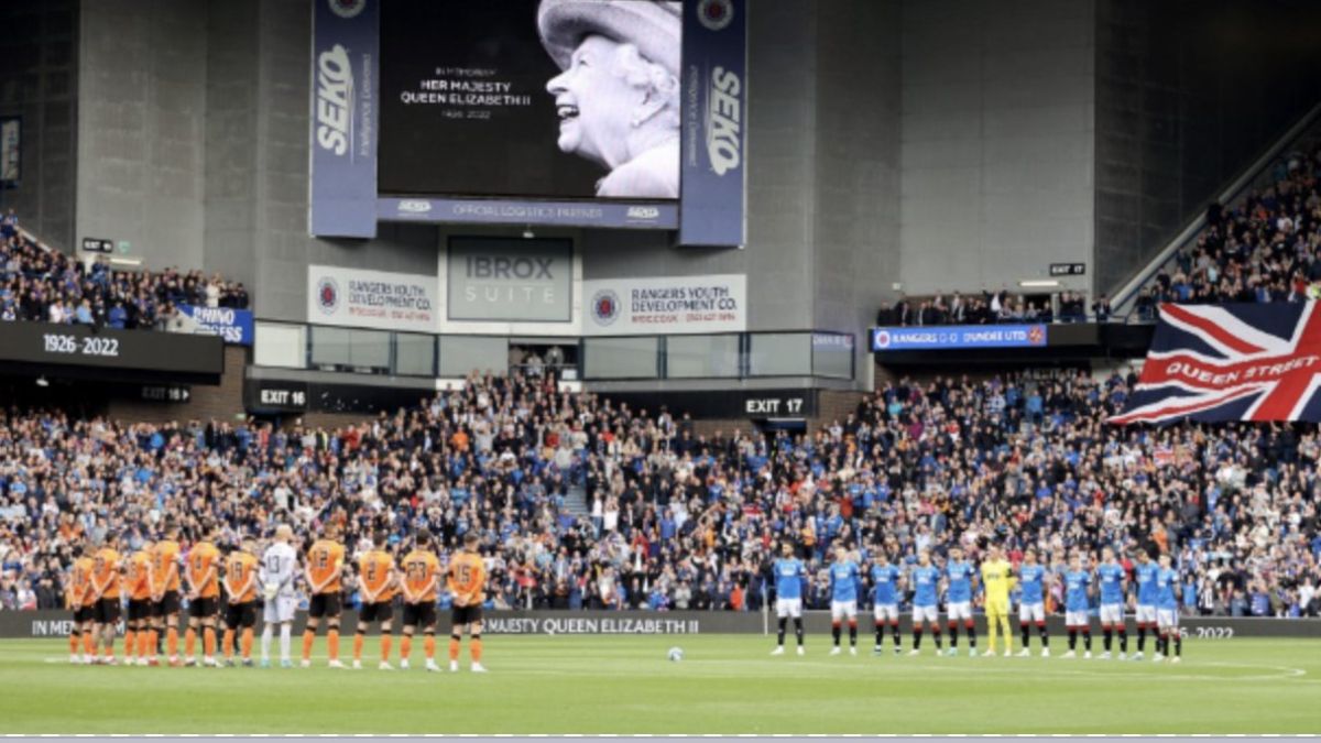 Minuto de silencio en el estadio del Rangers