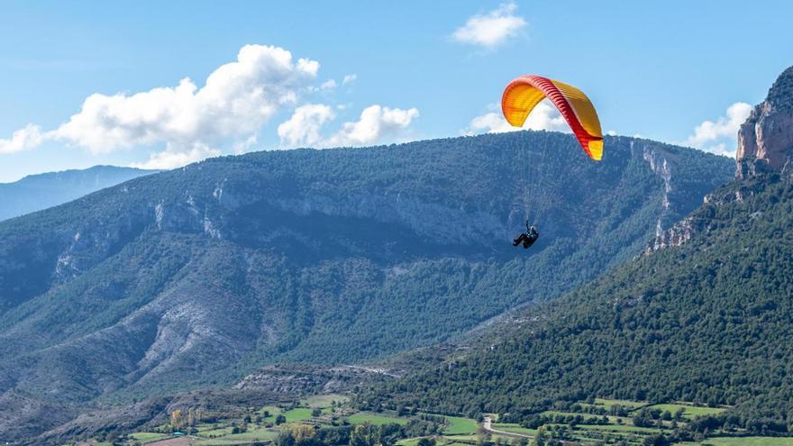 Herido un parapentista en la sierra de Las Pollatas, en Zarza Capilla