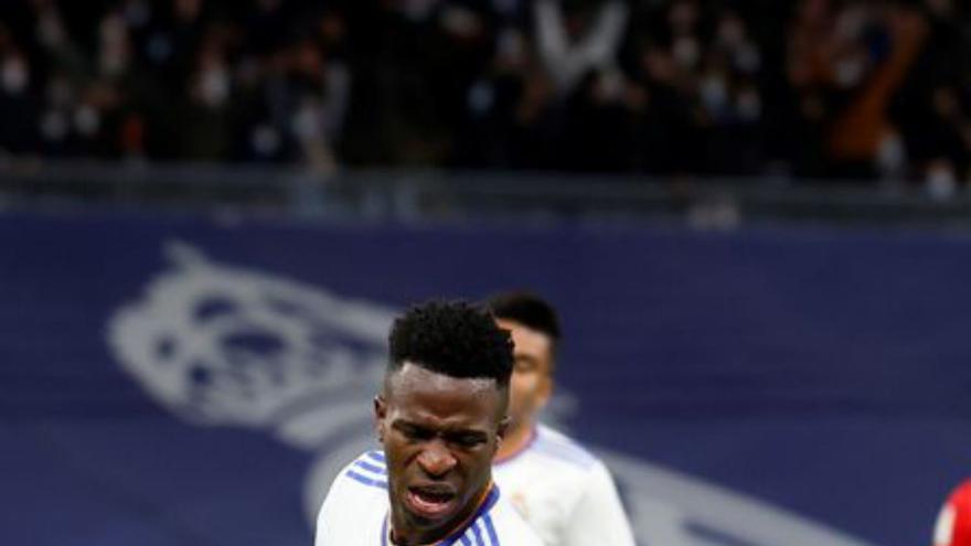 Vinicius surt al rescat del Madrid per mantenir el lideratge