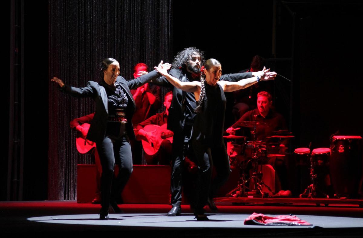 Sara Baras, en un momento del espectáculo 'Alma' ofrecido este domingo en Priego.