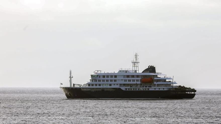Canarias se prepara ante la posible llegada del crucero en el que han muerto tres pasajeros por hantavirus