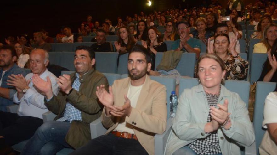 Cañón, en el centro, durante su presentación como candidato a la Alcaldía.