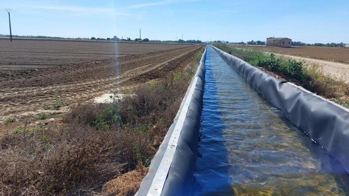 Acequia del Canal de Orellana.