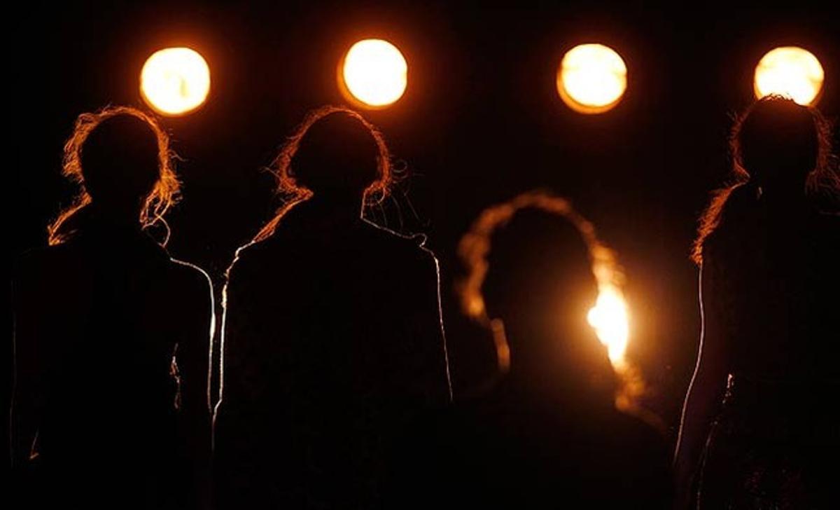 A la imatge, la silueta de quatre models que han participat en la setmana de la moda de Buenos Aires, durant la presentació de la nova col·lecció de Sarkany.