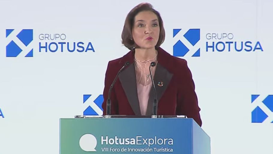 La ministra Reyes Maroto en el foro Hotusa Explora.