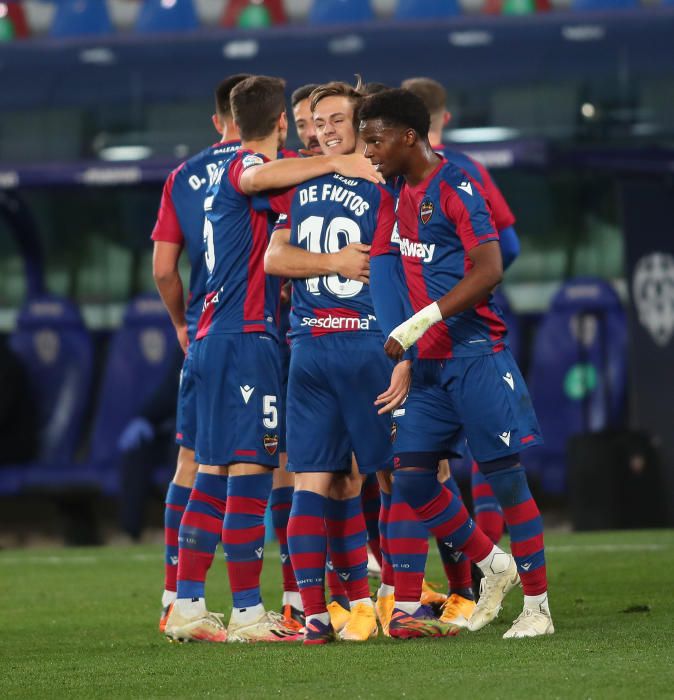 Levante - Real Valladolid, en imágenes