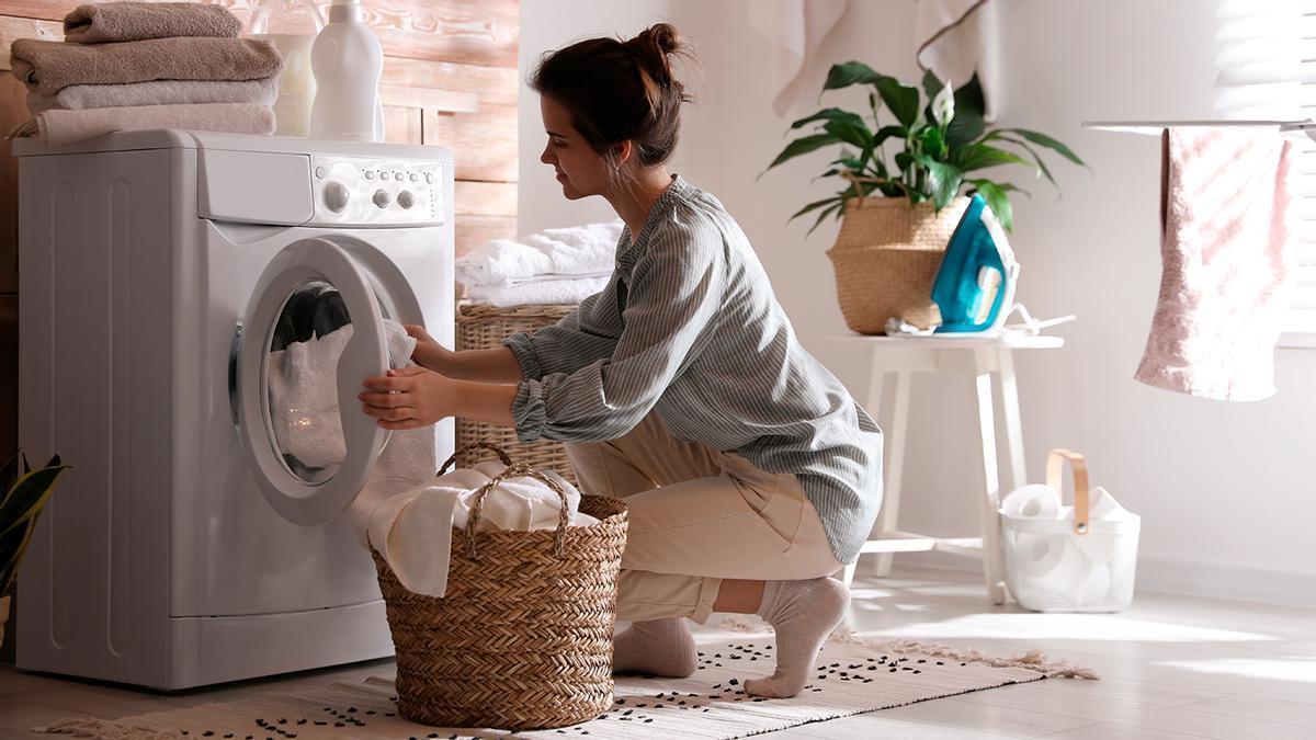El gesto que debes hacer con la ducha para secar la ropa de la lavadora  dentro de casa: adiós a la humedad - Diario de Ibiza
