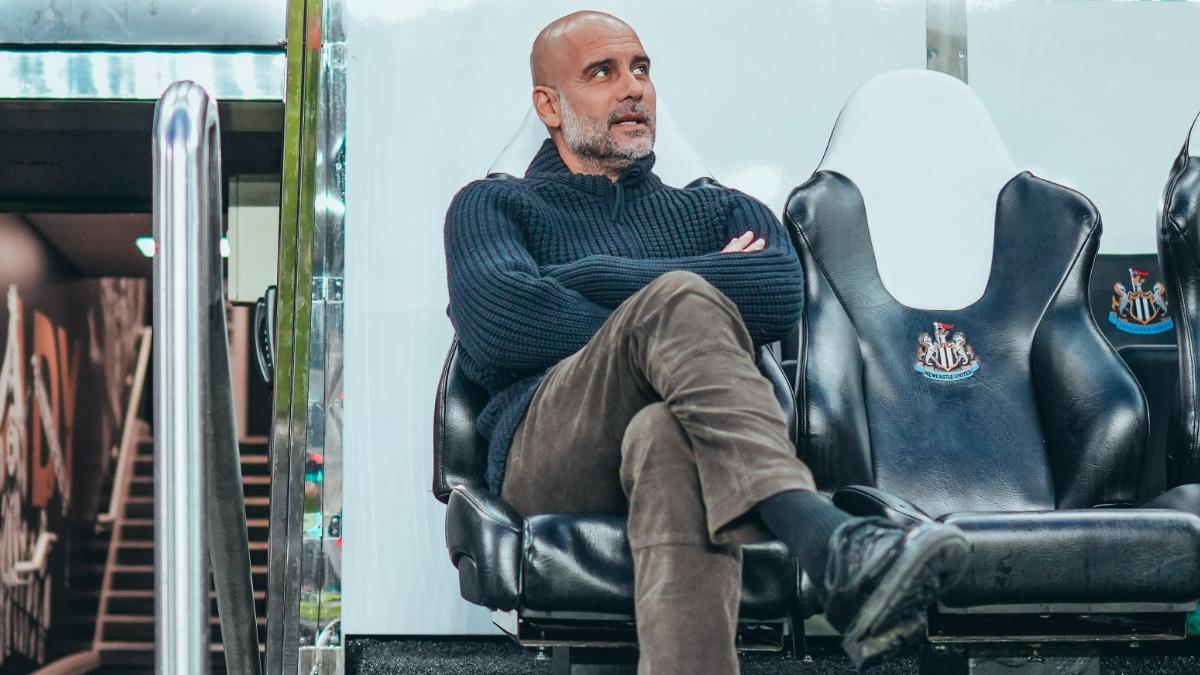 Pep Guardiola, en el banquillo del Newcastle
