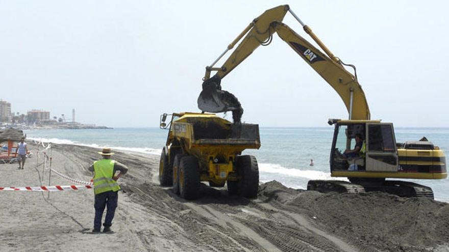 Los camiones desaparecerán de la playa más visitada de todo el litoral torroxeño.