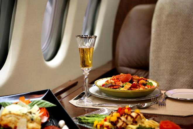 Alta gastronomía en un jet privado