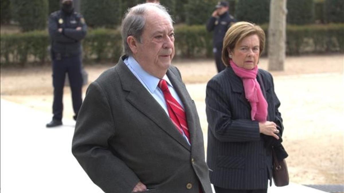 En la imagen Prenafeta junto a su mujer entrando en la Audiencia Nacional esta mañana