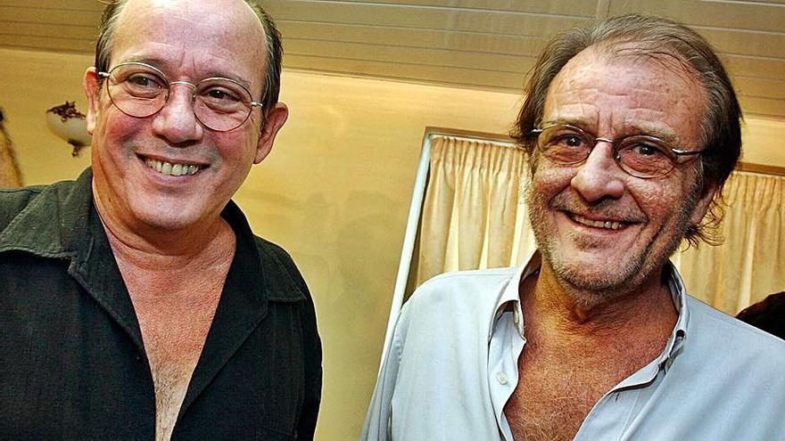 Silvio Rodríguez (izquierda), en una foto con Aute.  // FDV